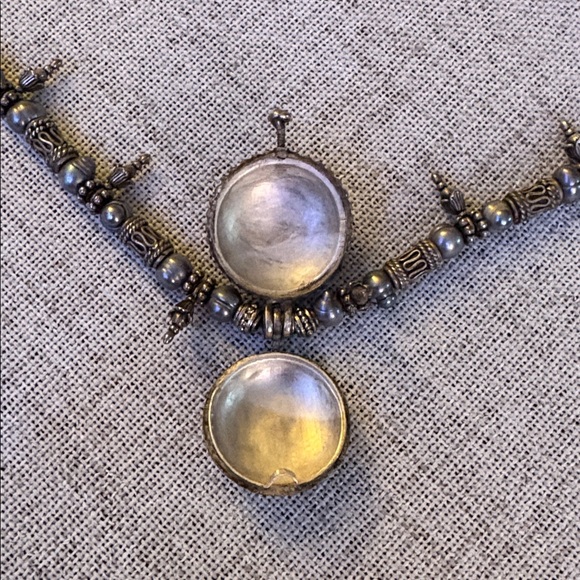 Artisan beaded necklace sun face charm - boho celestial box-style pendant - Picture 5 of 5